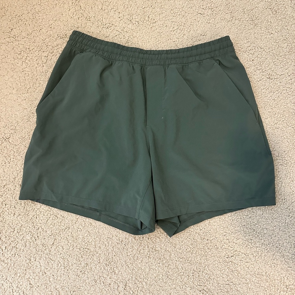Men’s Size L Green Pace Breaker Shorts